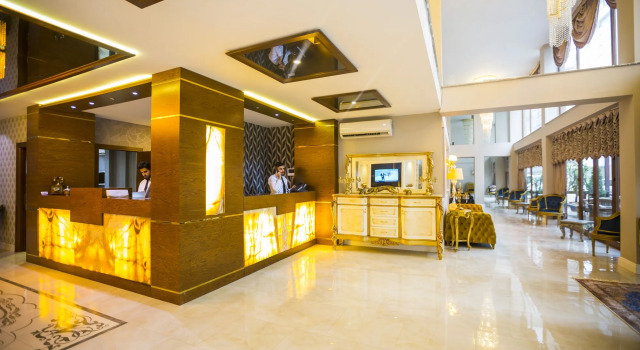 Real King Suite Hotel