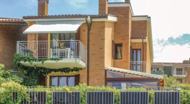 Appartamento elegante vista mare, Rezervovat Apartmán San Costanzo 