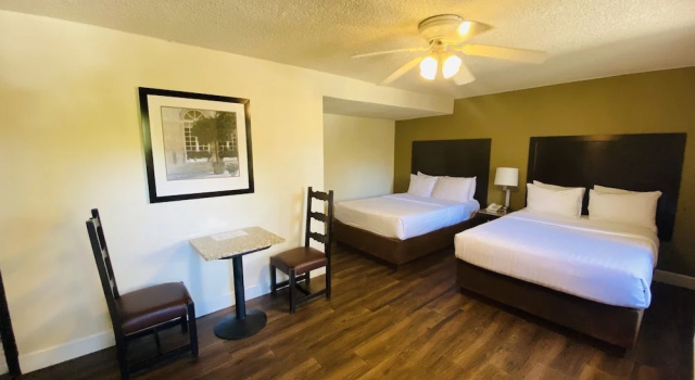 Двухместный номер Standard Hotel America