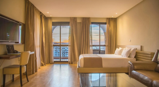 Appart Hôtel Le Rio, Rezerwuj Hotel Hotele w Tanger-Tetouan z parkingiem, Parking