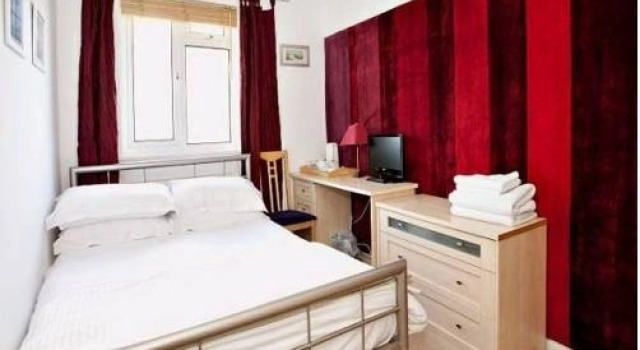 Roban House Guest House, Забронировать Отель Бизнес-отели Бата, рядом с Fashion Museum, 4* 5*