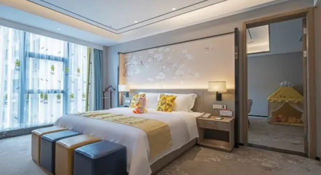 Семейный люкс W·T International Hotel