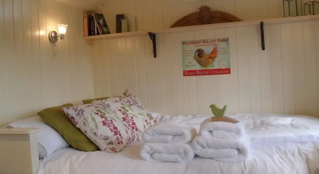 The Shepherds Hut, Prenota Hotel  