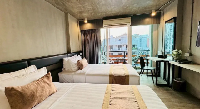 Двухместный номер Deluxe с балконом Aspira Central Patong