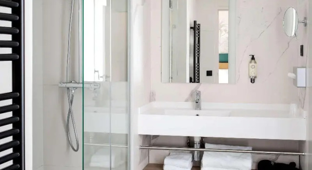 Двухместный номер Standard с балконом Best Western Plus Hotel du Pont Wilson