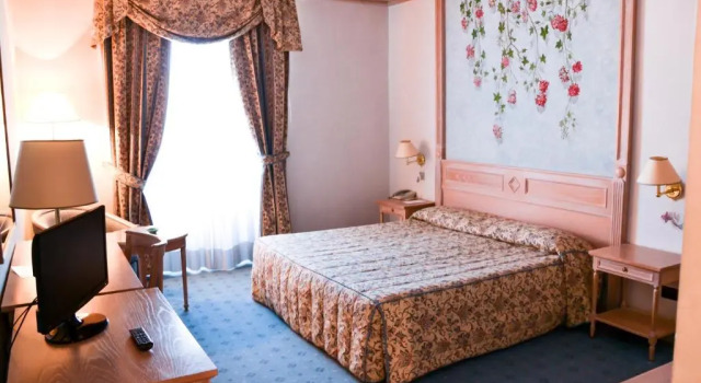 Двухместный номер Hotel De La Ville