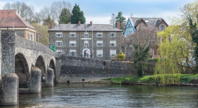 Lion Hotel Builth Wells, Book Hotel Builth Wells Powys