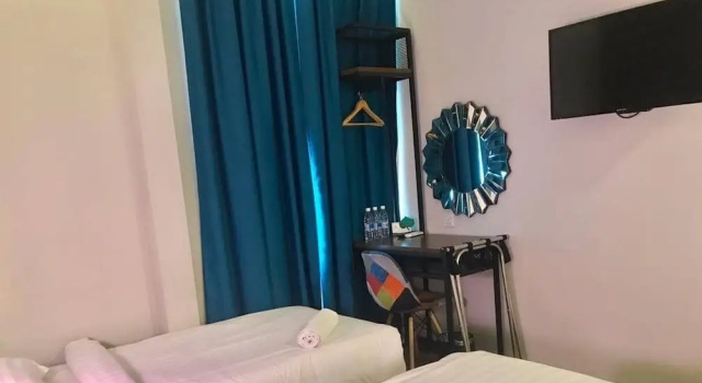 Трёхместный номер Deluxe W Hotel Cemerlang
