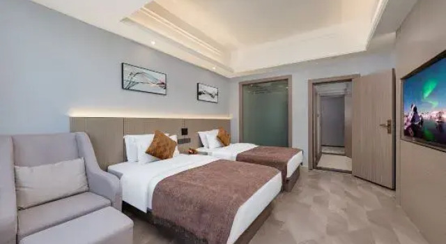 Семейный люкс Yun Ding Zhi Shang Boutique Hotel (Kunming North Railway Station wanhong Night Market Branch)