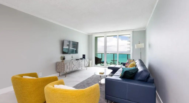 Люкс с 2 комнатами The Tides Ocean Luxury Suites