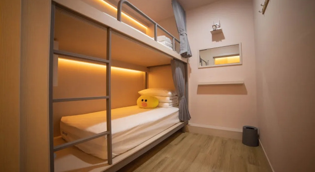Seng i sovesal (sovesal til kvinder) Calistar Hotel