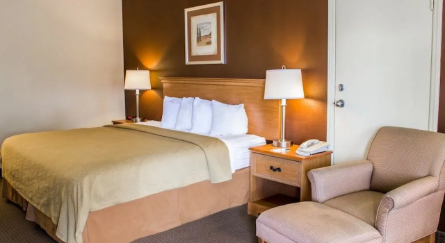 Quality Inn Dunn, Rezerwuj Hotel Dunn Północna Karolina