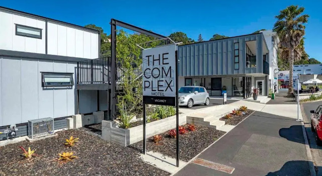 Семейная студия The Com Plex Motel