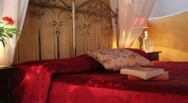Antica Corte delle Ninfee, Historical Private Villa, Book Hotel Hotels in Sicily with Parking, Parking