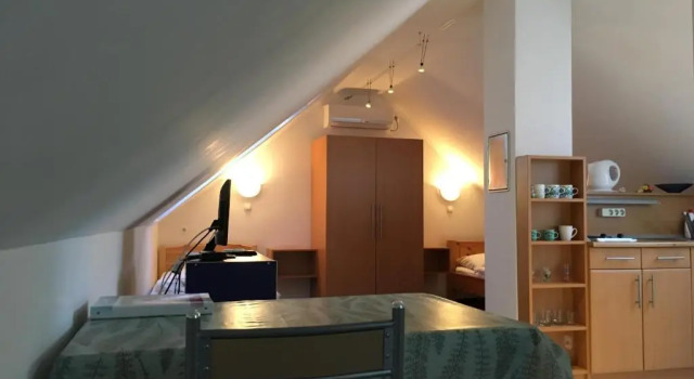 Mary Apartmanhz Hvz, Book Hotel Hoteller i Western Transdanubia med parkering, Parkering