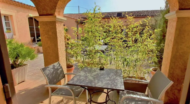 Номер Superior Logis Hôtel Fabian des Baux