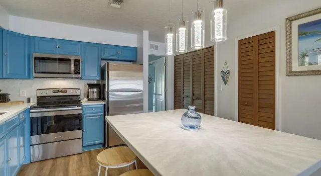 Апартаменты Breezy Cape Canaveral Townhome ~ 1 Mi to Beach!