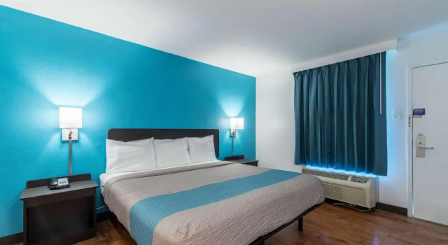 Четырёхместный номер Standard Americas Best Value Inn Hamilton