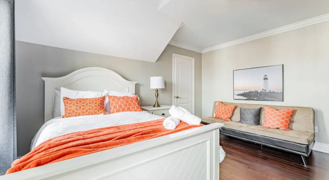 Luxury Villa - Mississauga Square One