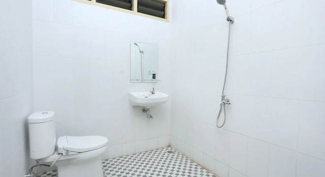 OYO 2268 Tim-tim Homestay Syariah, Book Hotel Hotels in Yogyakarta Province with Parking, Parking