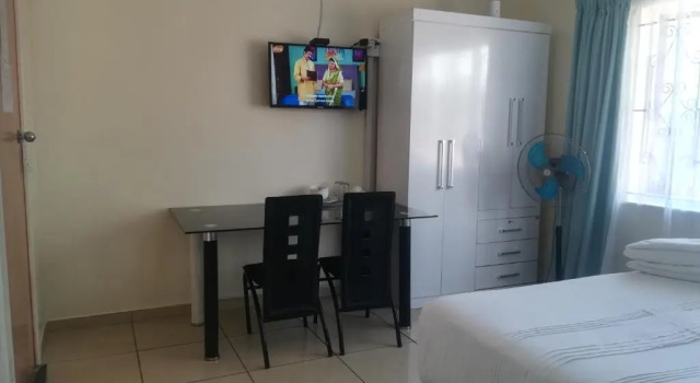 25 Jacaranda Lodge & Backpackers, Забронировать Отель Пайнтаун Квазулу-Наталь