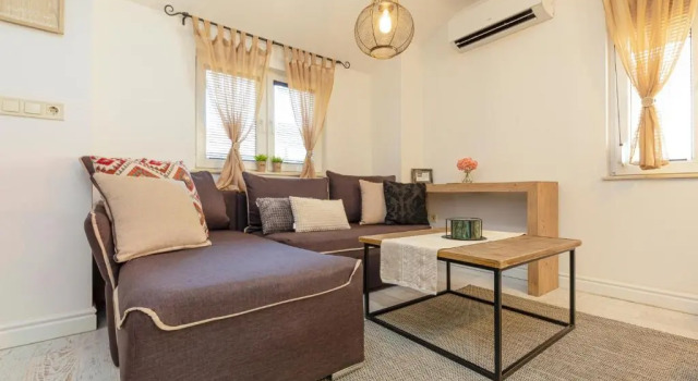 Stylish 1BD Flat with a terrace near the centre of Plovdiv, Book Hotel Plovdiv Plovdiv