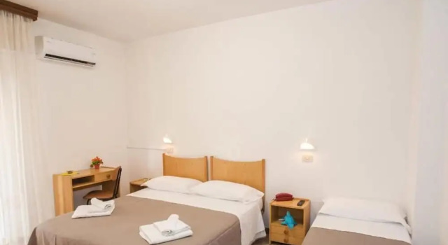 Трёхместный номер Standard с балконом Hotel Massimo