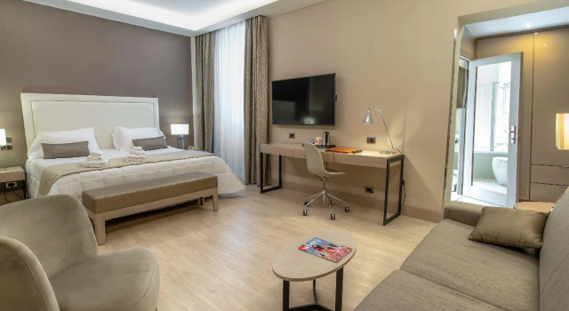 Полулюкс Hotel Genova