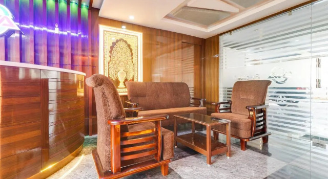Townhouse OAK Hotel SVA