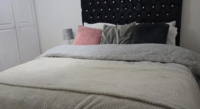 Emerald Apartment With Triple A Star Proximity, Varaa Huoneisto Asunnot kohteessa Merseyside, Huoneisto