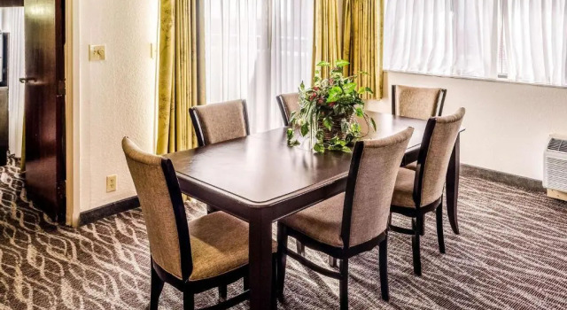 Двухместный люкс Fairfield by Marriott Inn & Suites Charleston Downtown