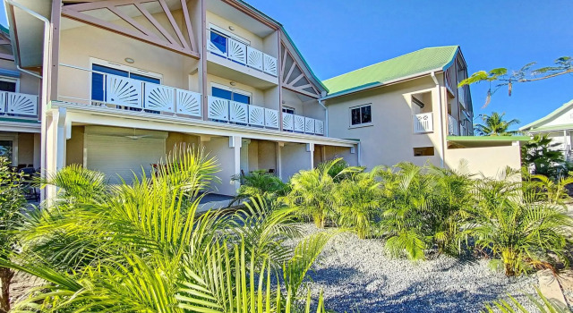 Maracuja 5, Orient Bay village, walkable beach at 100m