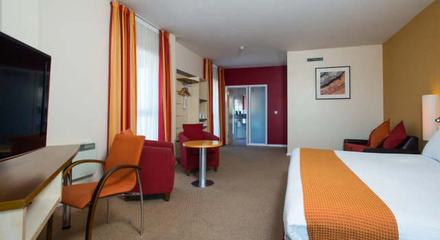 Двухместный номер Standard Holiday Inn Express Swindon City Centre by IHG