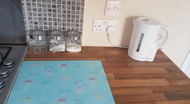 Lovely 2-bed Chalet at Robinhood Retreat Free Park, Boek Chalet Vakantiehuizen in Nottingham, Cottage