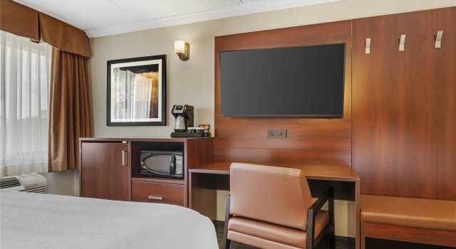 Четырёхместный номер Standard Цокольный этаж Best Western Plus Dryden Hotel and Conference Centre