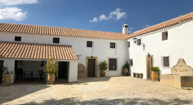 Cortijo el Ciego, Book Hotel Alcala la Real 