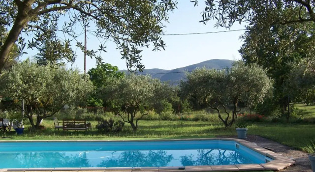 OUSTAOU DU GAYET gîte de charme avec piscine privée, Rezervovat Hotel Hotely v Luberon s parkováním, Parkování