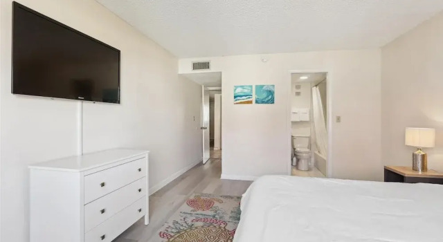 Beachside 2br/2ba Condo w/ Pool, Balcony & Boat Parking in St. Augustine, Rezerwuj Apartament Hotele w Saint Augustine Area z parkingiem, Parking