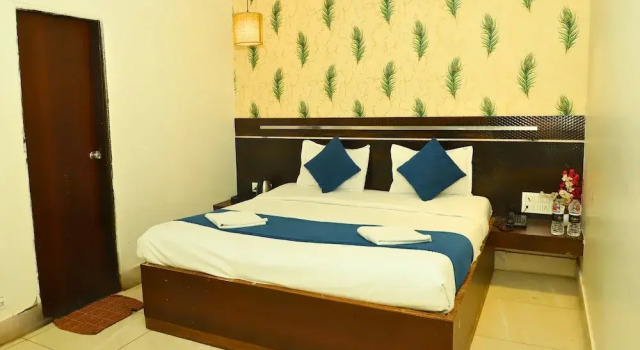 Номер Deluxe Hotel Shirdi Park Inn 80 Meters From Sai Samadhi Temple