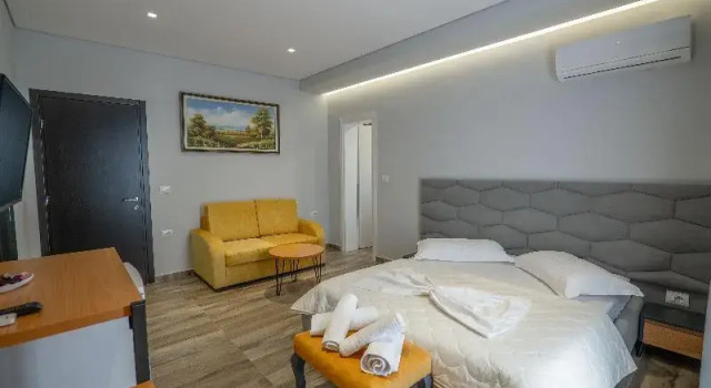 Standardowy dwuosobowy pokój i balkonem i z częściowym widokiem na morze Sunkised Hotel