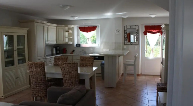 Villa Prestige côté calme du domaine de vacances - 8 pers 4 ch 2 sdb 120m2, Забронировать Вилла Виллы Овернь-Рона-Альпы, Вилла
