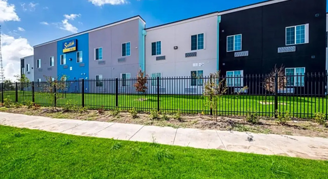 Scottish Inns-Campus, Забронировать Отель Форт-Уэрт Dallas - Fort Worth Metropolitan Area