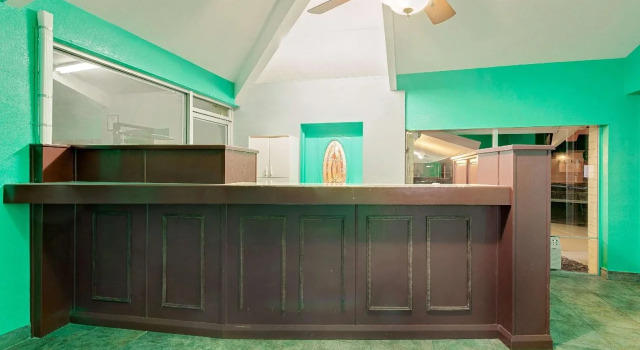 Lake Place Inn Lake Havasu City, Забронировать Отель Лейк-Хавасу-Сити штат Аризона, рядом с Grace Arts Live