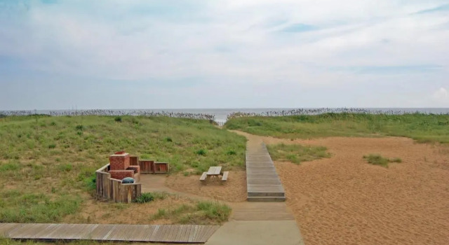 Четырёхместный номер Standard с видом на океан Days Inn by Wyndham Kill Devil Hills Oceanfront - Wilbur