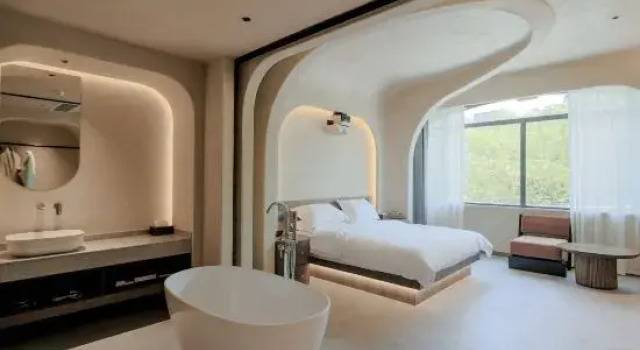 Yizhai Homestay (Luxun Former Residence Jindi Yintai City)