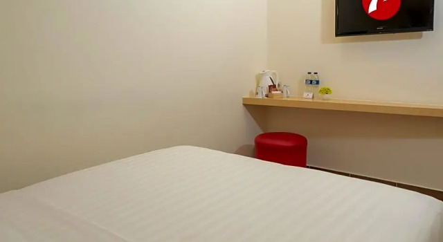Superior No Window Double room d'primahotel Airport Jakarta Terminal 1A