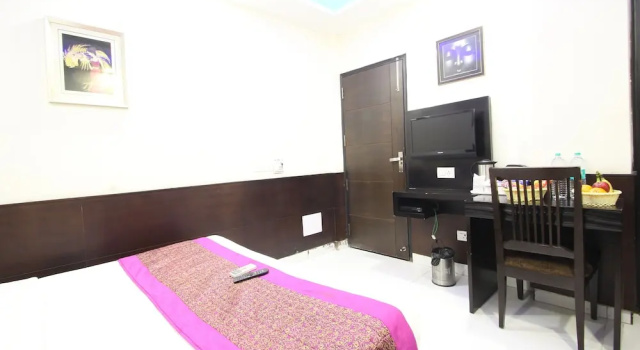 Двухместный номер Deluxe Hotel Hill Palace -Near Karol Bagh Metro Station