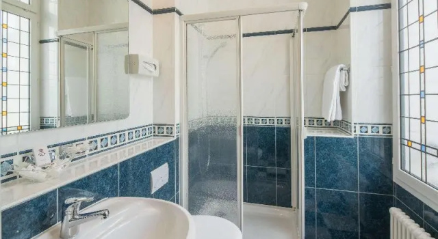 Трёхместный номер Standard Hotel Mirabeau, BW Signature Collection, Lausanne