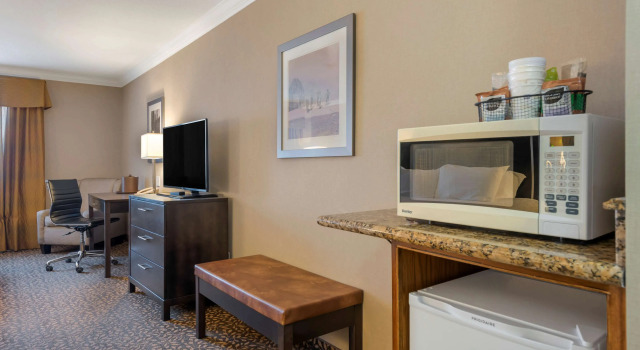 Четырёхместный люкс Best Western Plus Fernie Mountain Lodge