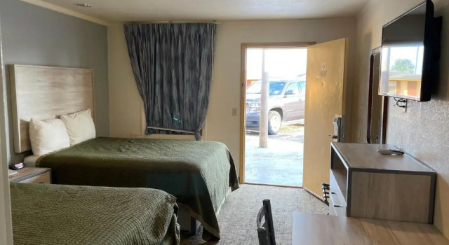 Четырёхместный номер Standard Antlers Budget Inn